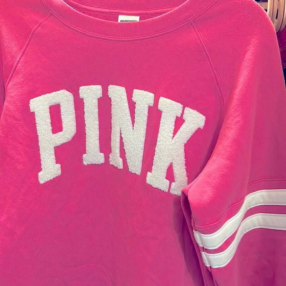 Non noticeable stain on one sleeve only worn less then a handfull of times